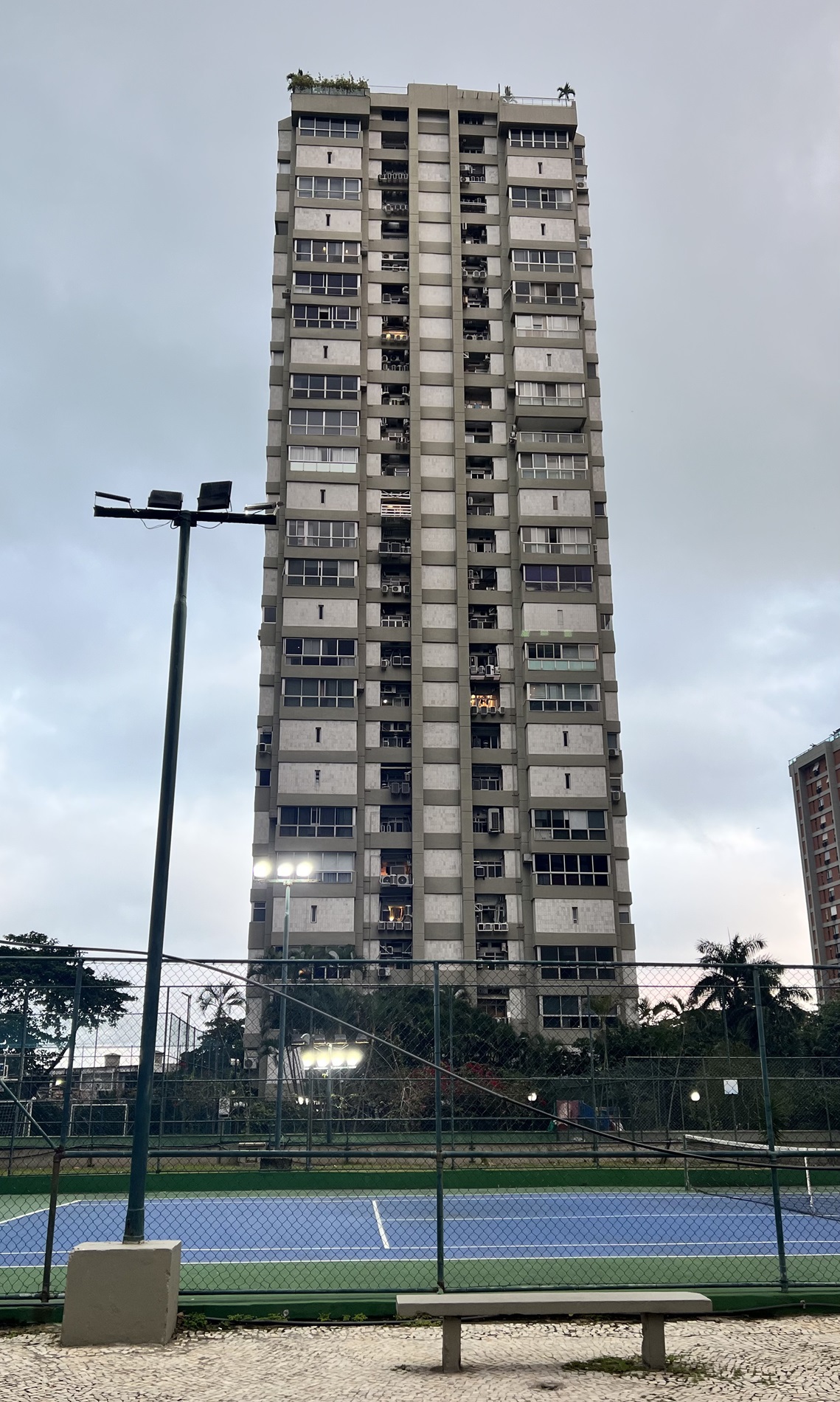 condominio edificio port romazzino sao conrado rj