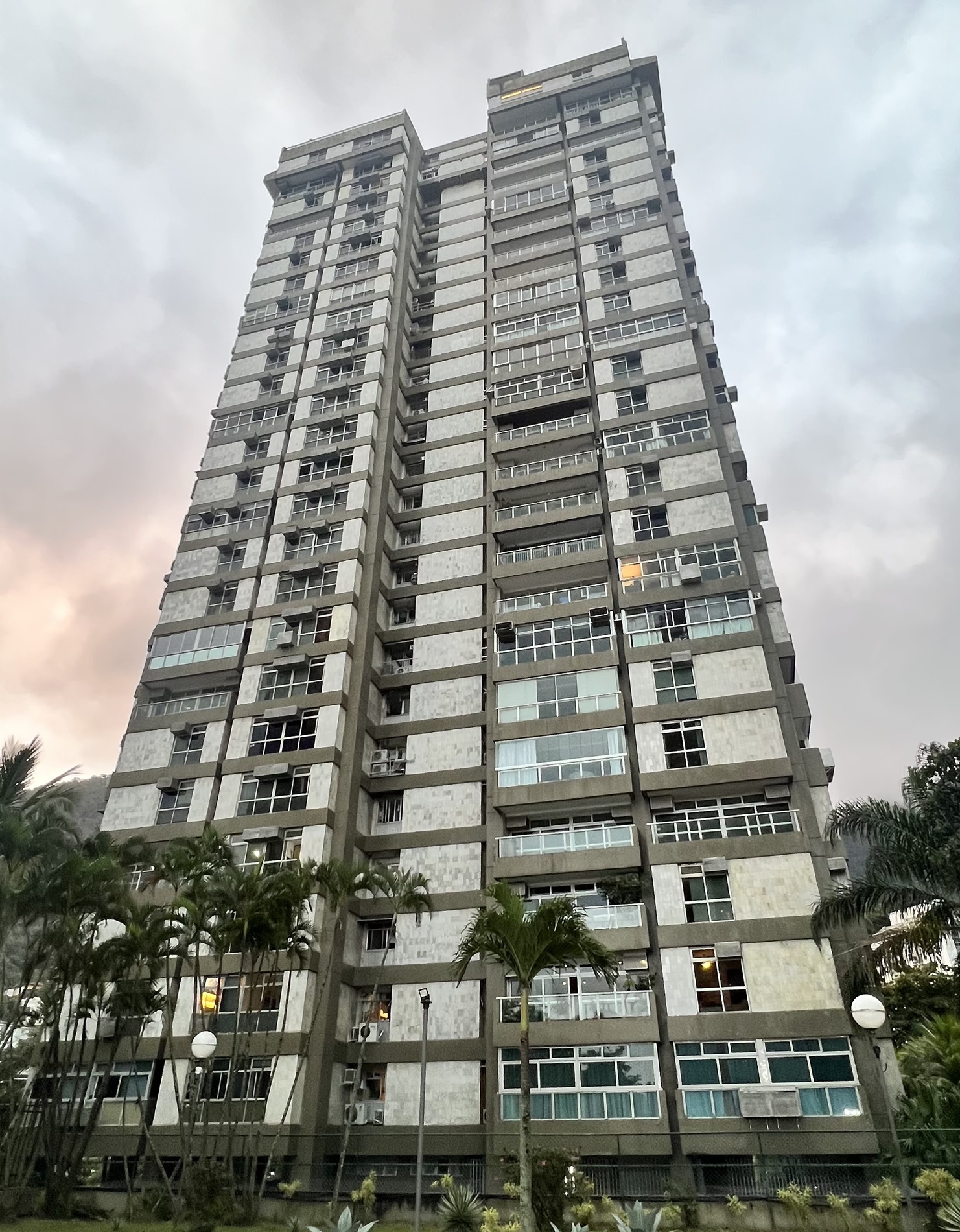 condominio edificio port saint maxime sao conrado rj