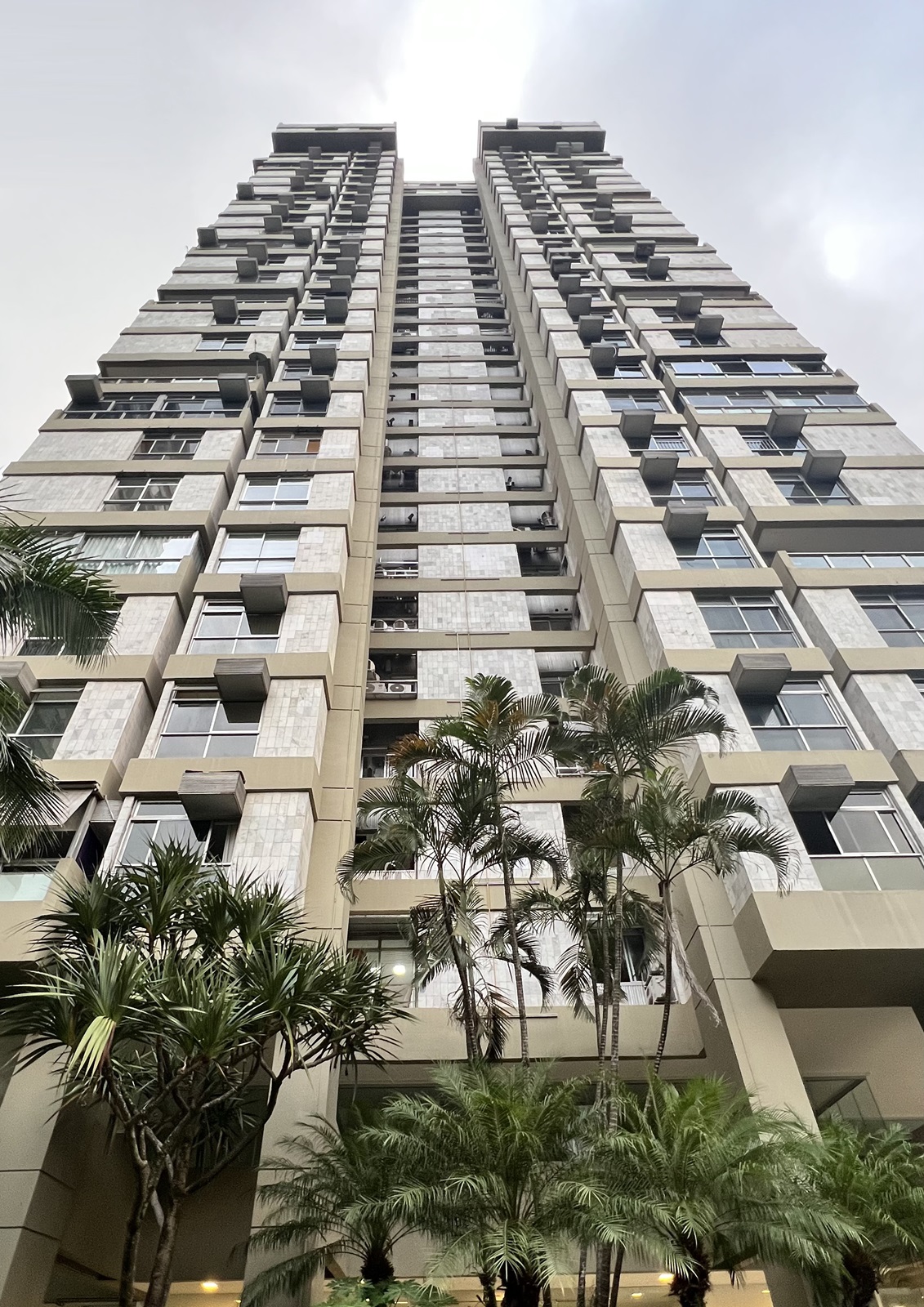 condominio edificio port trouville sao conrado rj